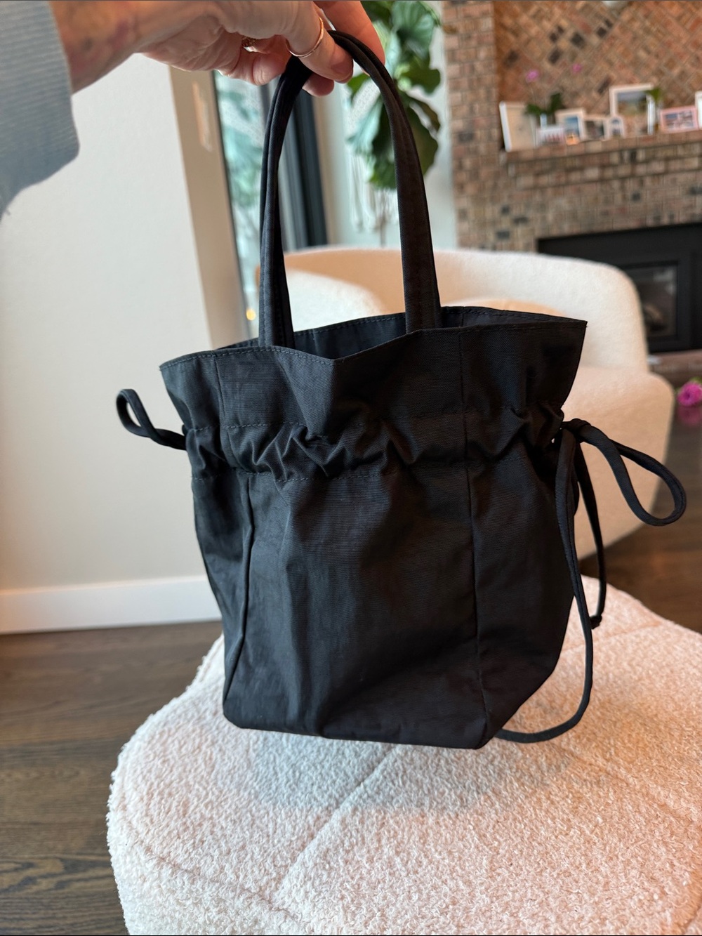 BAGGU Nylon Drawstring Bag Black Crossbody NWT - Picture 12 of 15